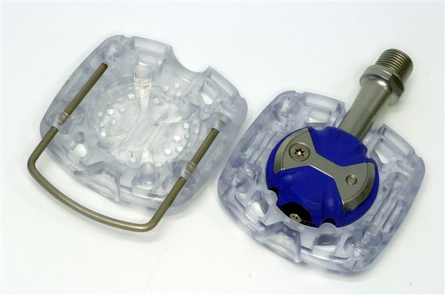 スニーカーで乗れるペダルに変身！ スピードプレイ